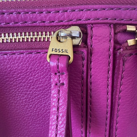 Fossil bag crossbody magenta great condition - Picture 2 of 6